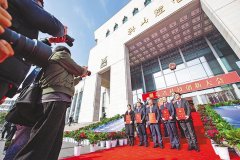 <b>科技之星闪烁红毯 中国创制阔步向前</b>